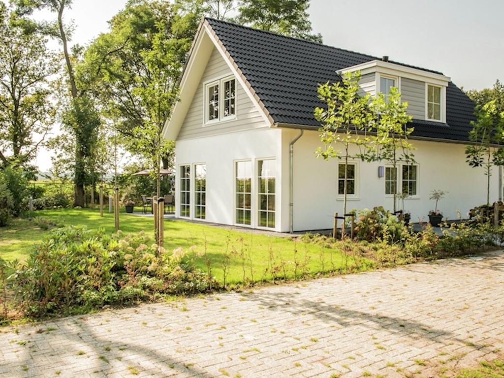 Spacious Home With A Fireplace At 3 Km From 발레나쏘 외부 사진